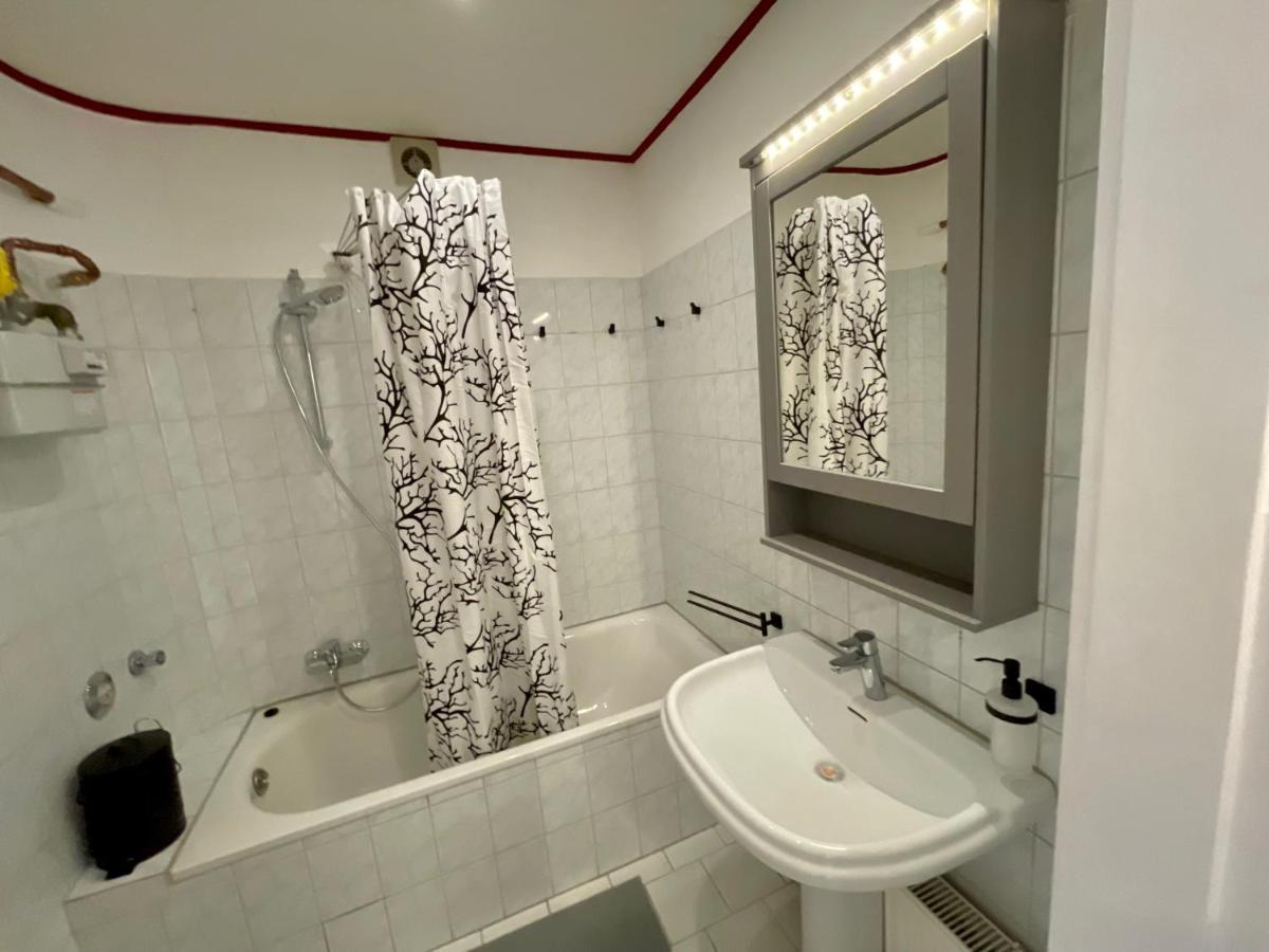 Purple Kitchen - Apartment Mit Grosser Wohnkueche Bremerhaven Luaran gambar